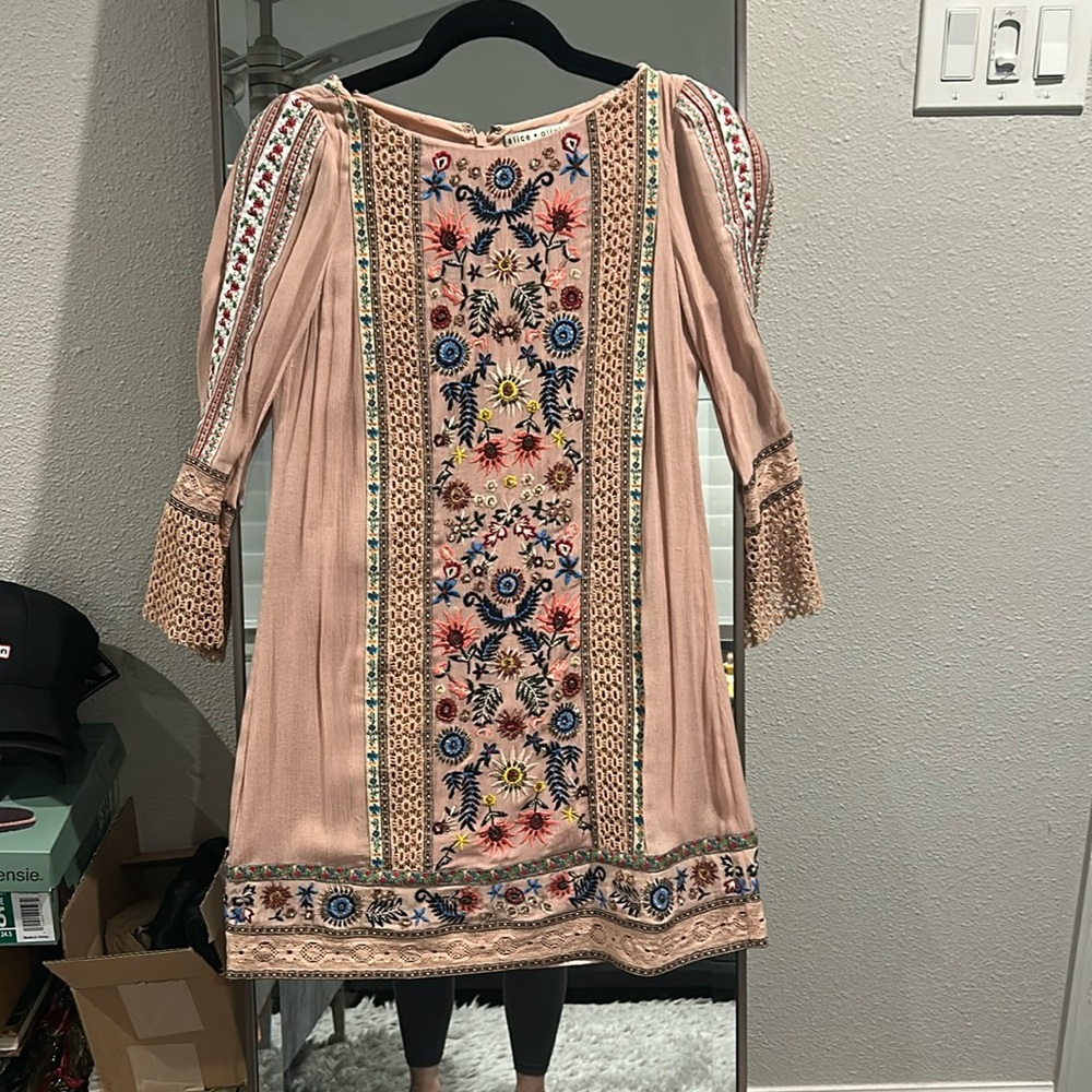 Beautiful embroidered and lace Alice and Olivia dress.